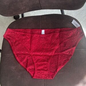 L, GapBody, Floral Lace Bikini Panty, Sled Red